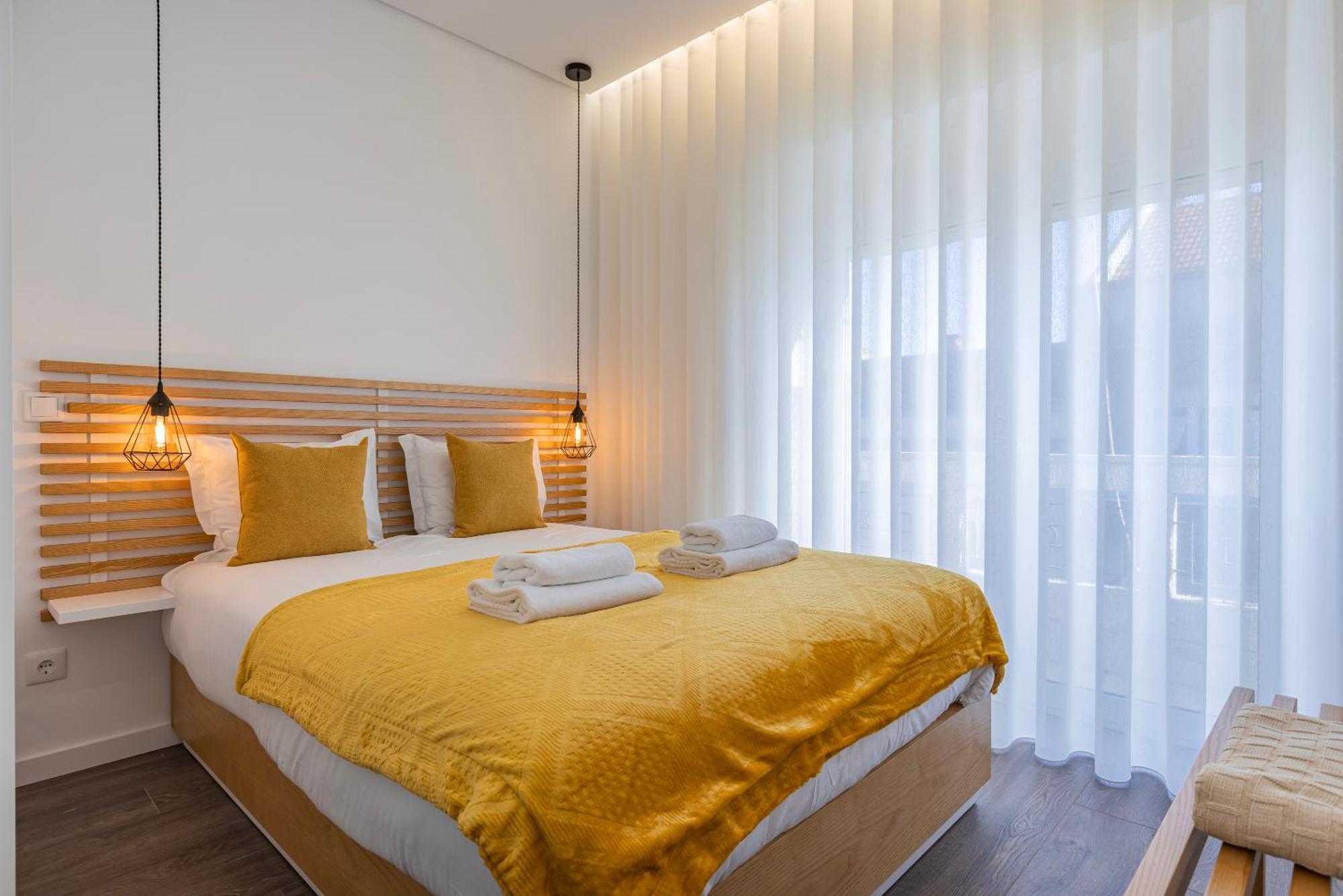 New By The Metro Iv Apartment Lissabon